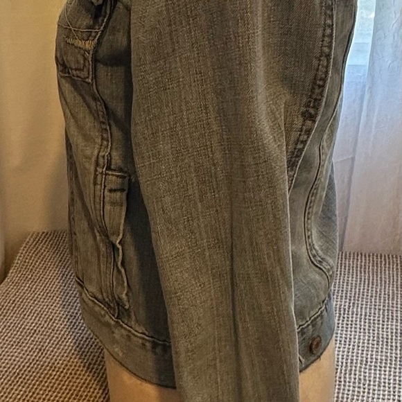 Aeropostale Brand Blue Denim Distressed Cropped Jacket Size Medium - Picture 5 of 8